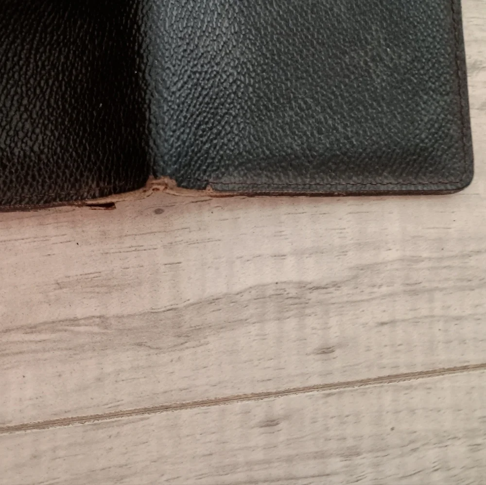 Louis Vuitton 2 Card Holder/ ID Holder - Picture 3 of 11